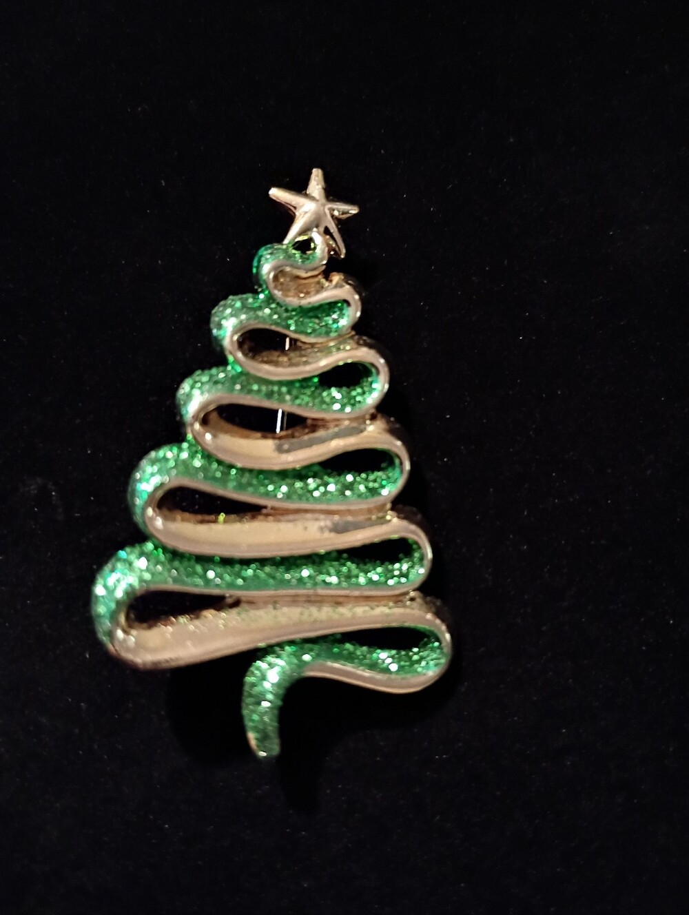 Vintage Signed Gold Tone Green Glitter Enamel Christmas Tree Holiday Brooch Pin